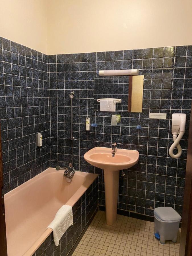 Logis L'Auberge Du Gros Silly-sur-Nied Kültér fotó