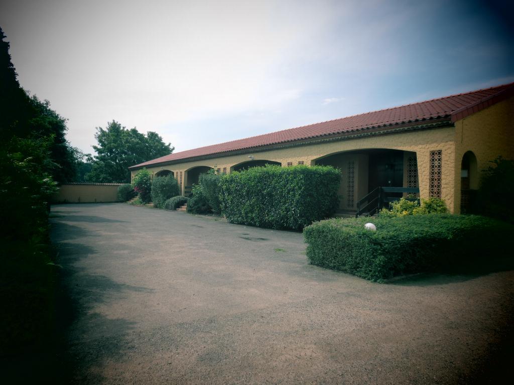 Logis L'Auberge Du Gros Silly-sur-Nied Kültér fotó