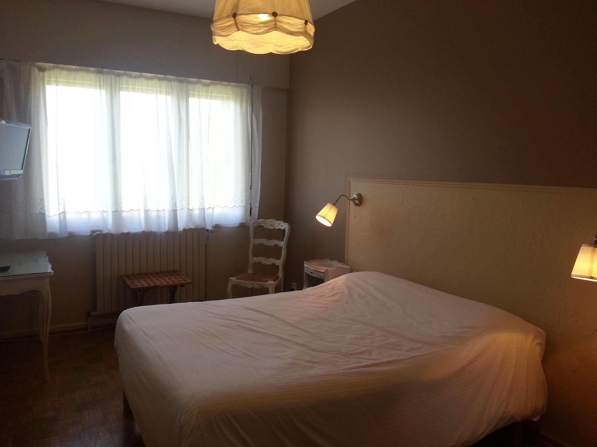 Logis L'Auberge Du Gros Silly-sur-Nied Kültér fotó