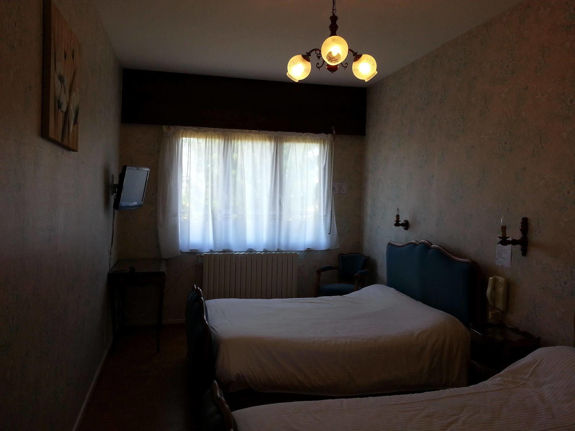 Logis L'Auberge Du Gros Silly-sur-Nied Kültér fotó