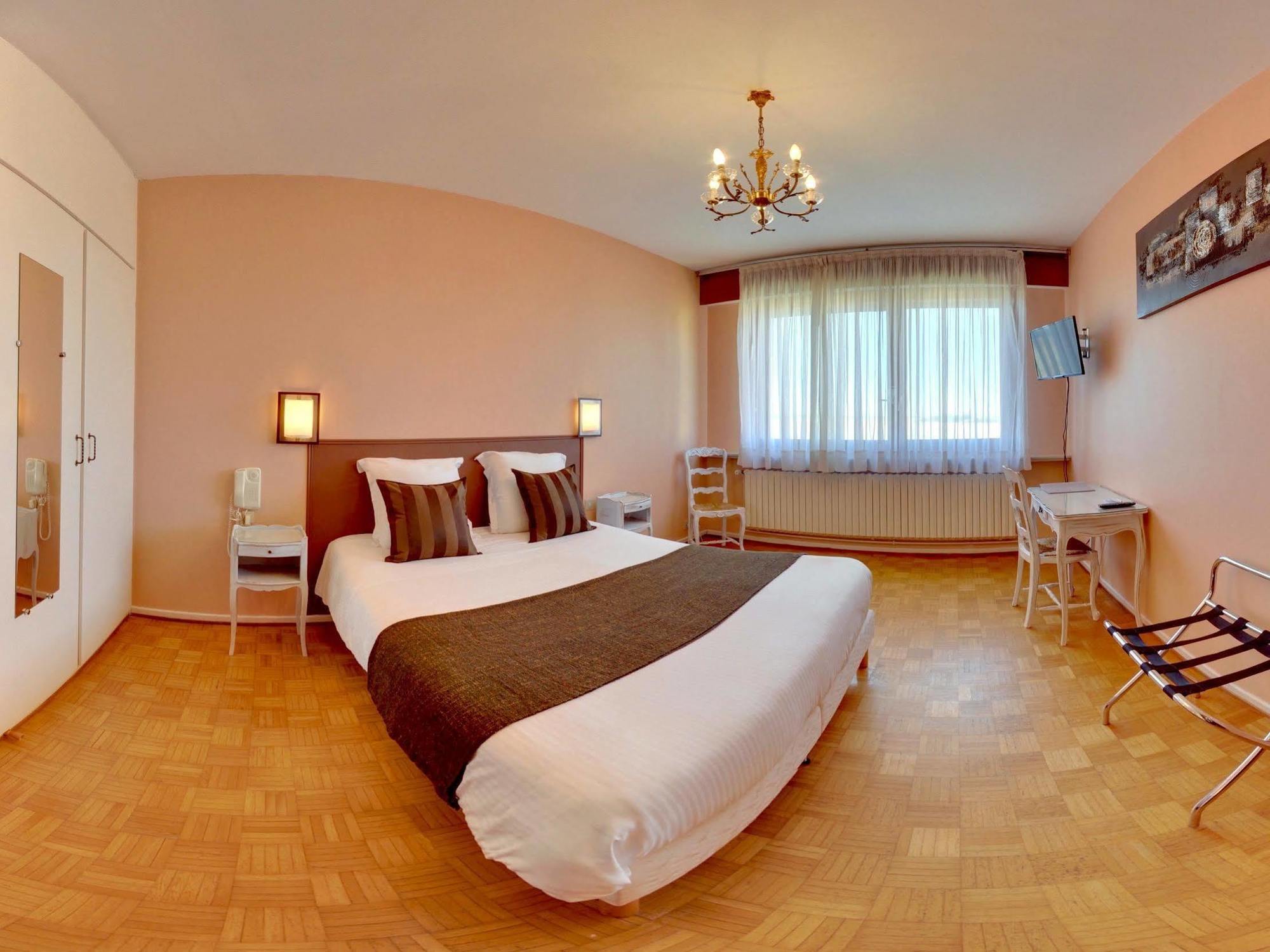 Logis L'Auberge Du Gros Silly-sur-Nied Kültér fotó
