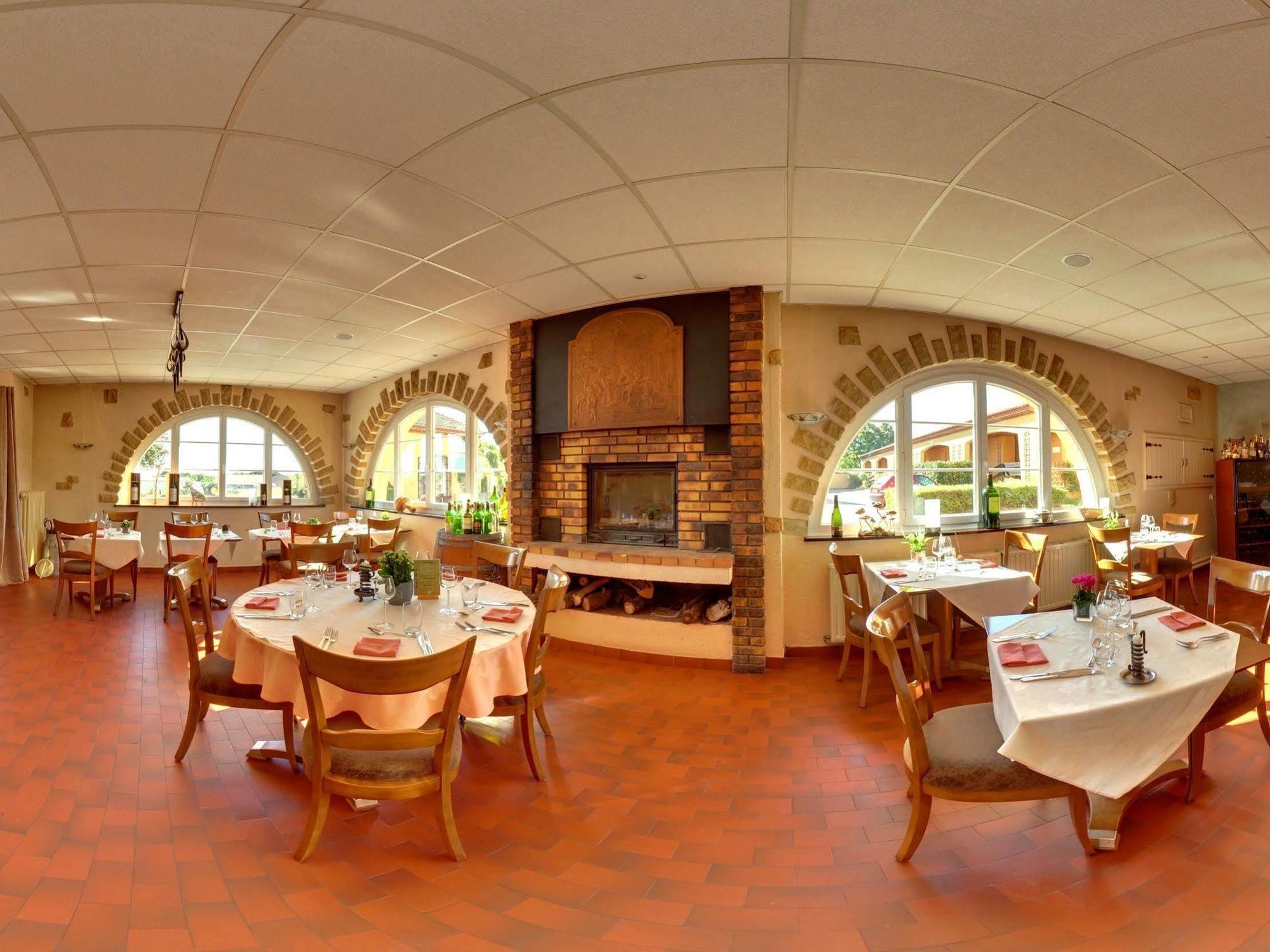 Logis L'Auberge Du Gros Silly-sur-Nied Kültér fotó